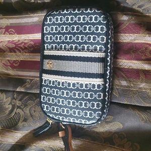 Tory birch hp 2025  duo new gorgeous wristlet dust cover on me xo firm